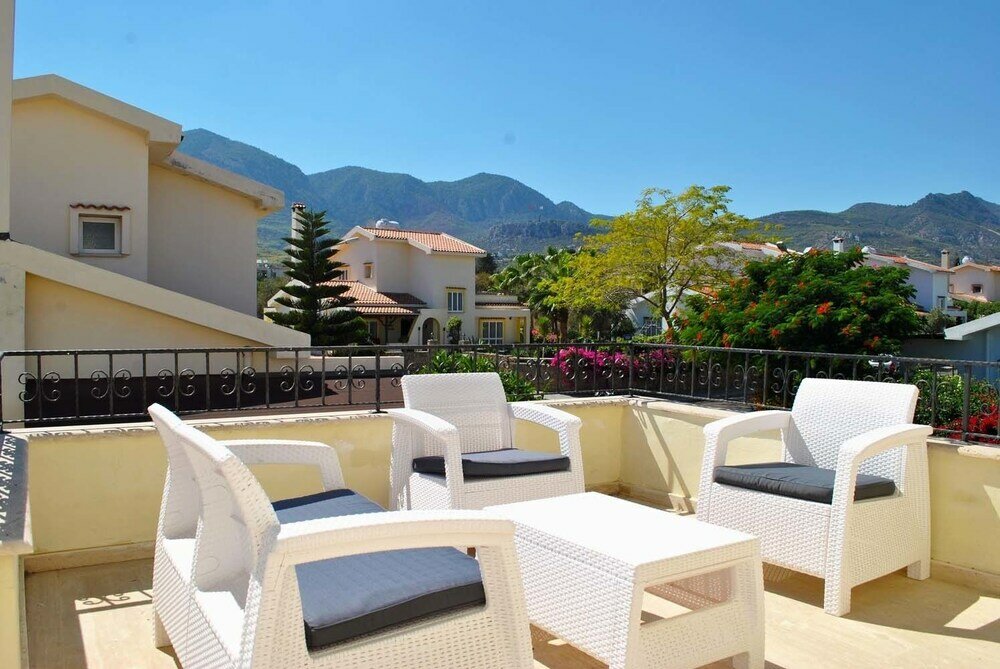 Фото Villa Thornburry by Amy Villas