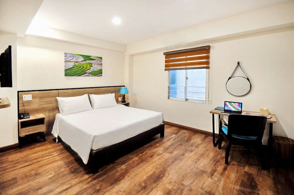 Фото Golden Lotus Hotel