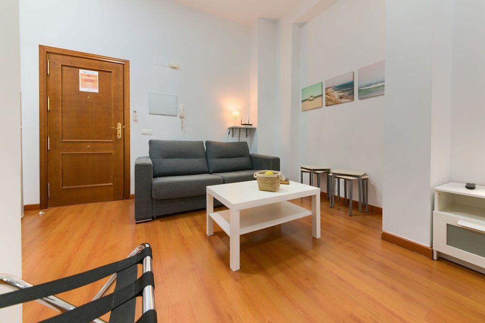 Фото Holidays2Malaga City Center Apartments
