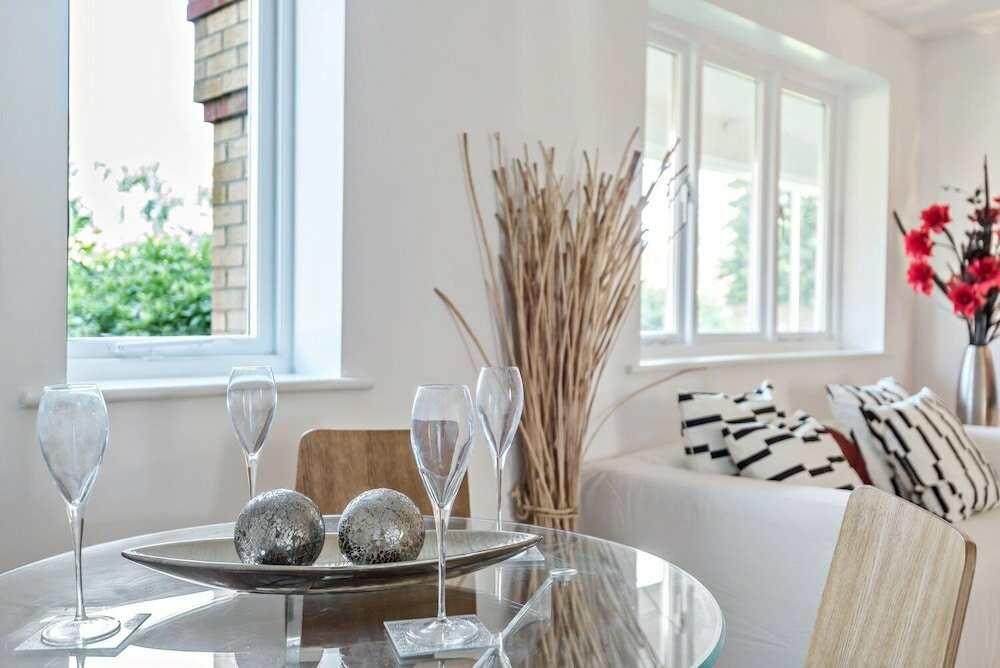 Фото 2 Bed Flat, Dedicated Workspace, Parking, 4ktv