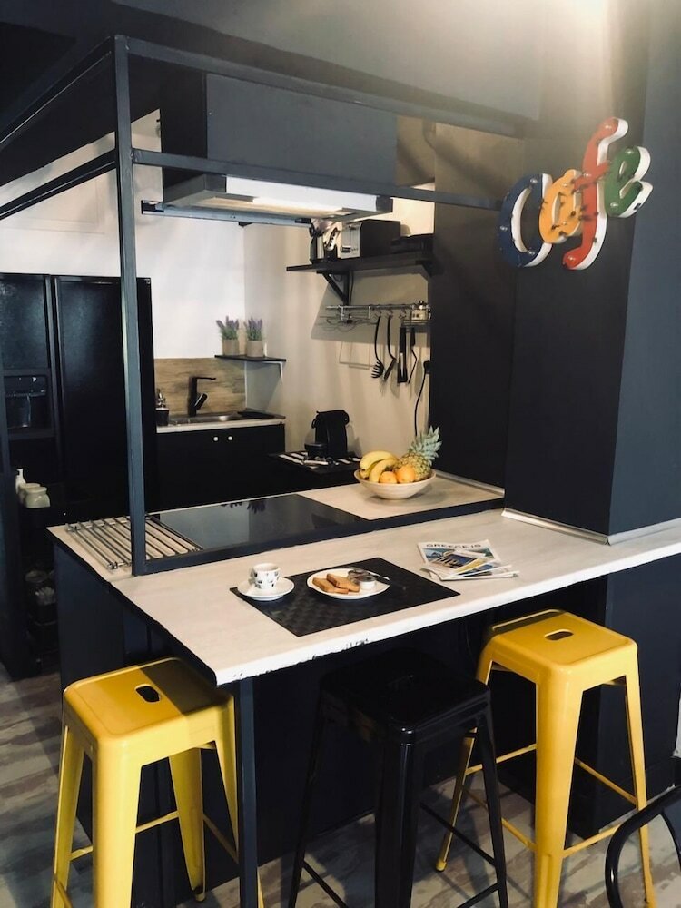 Фото Home Plus Psirri Apartment