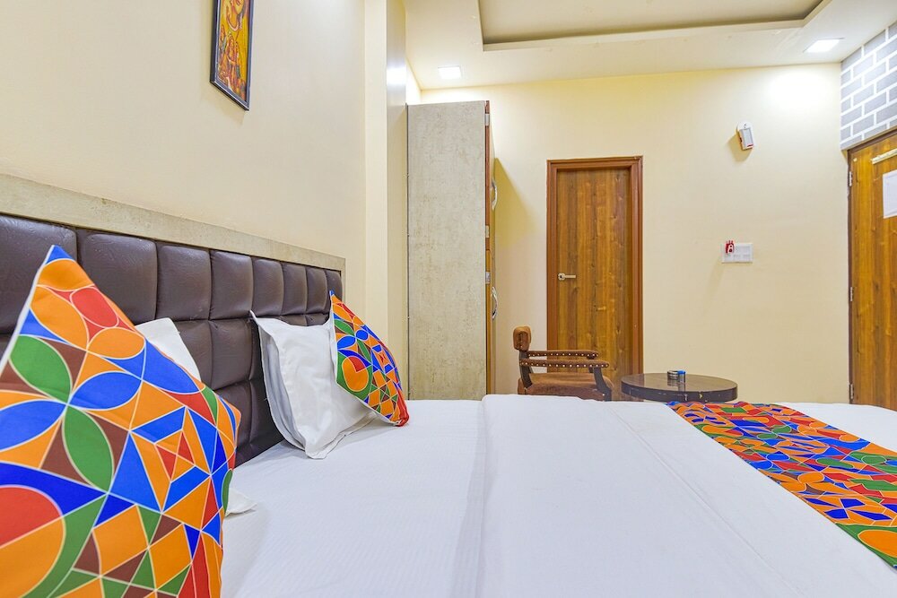 Фото Fabhotel The Castle Homestay Inn