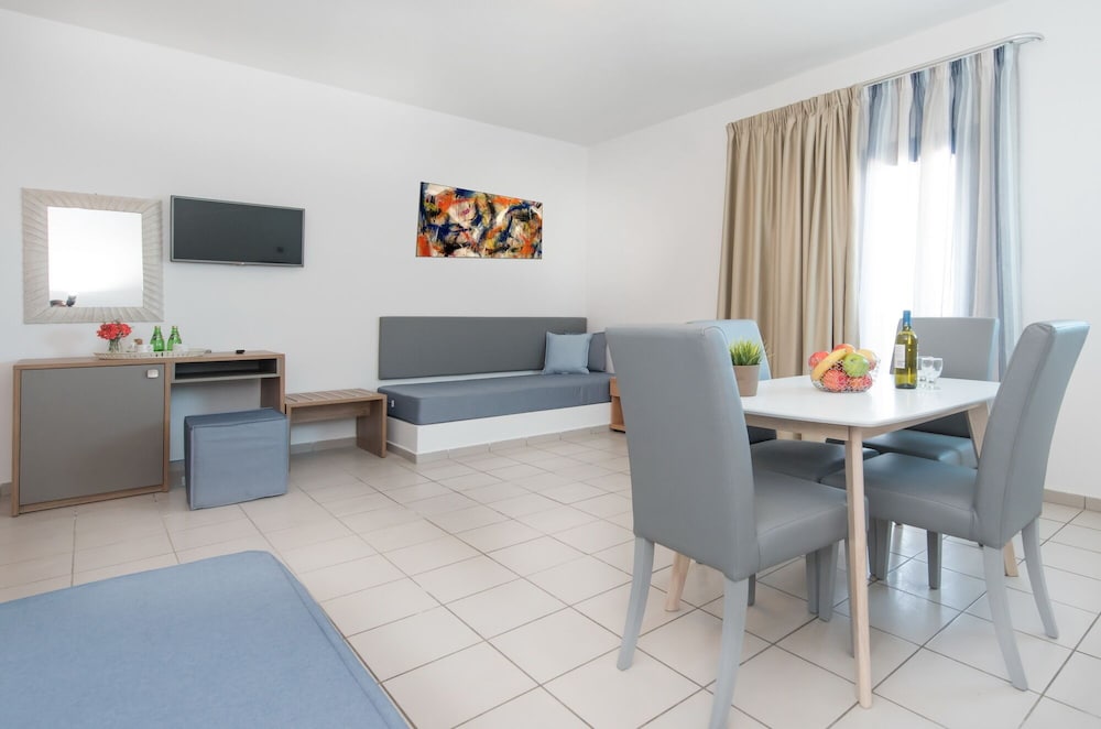 Фото Sunshine Seaside Hotel