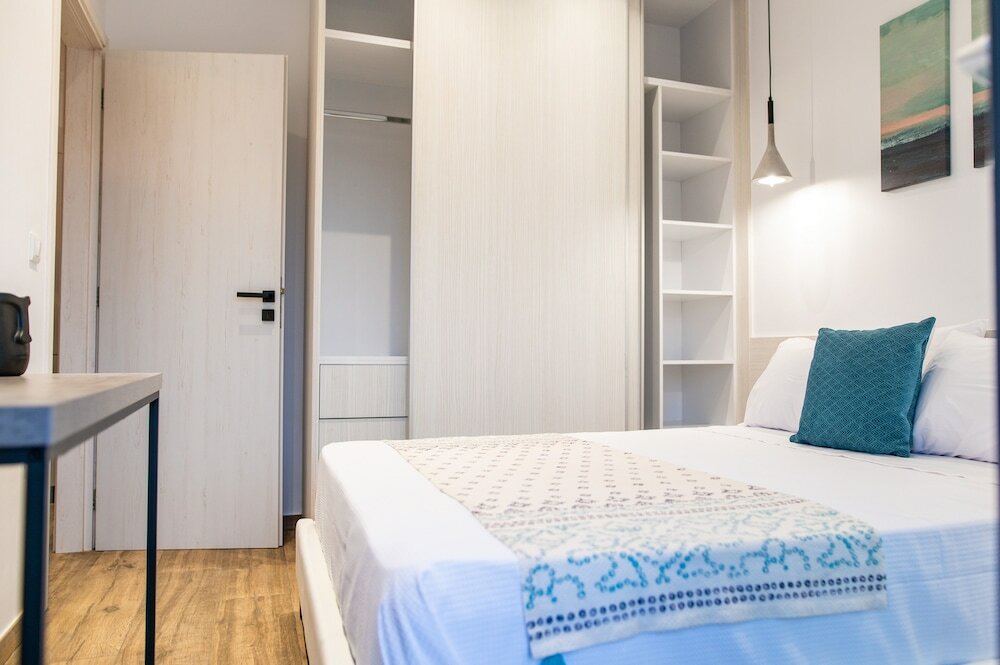 Фото Pebble Garden Blue Dahlia