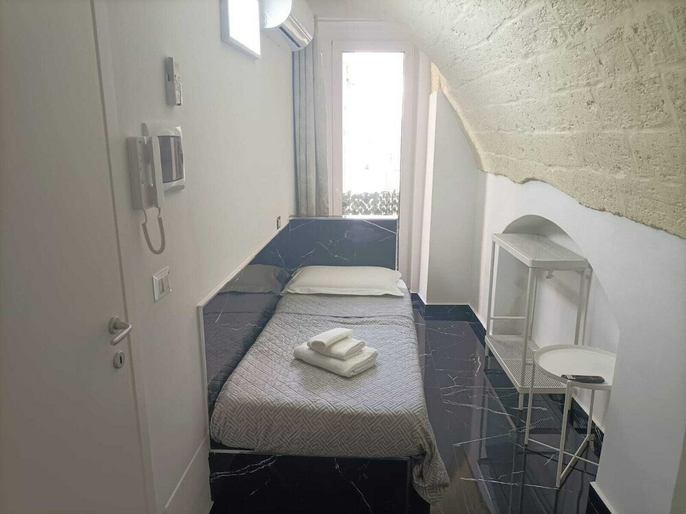 Фото Newhouse rooms black & white