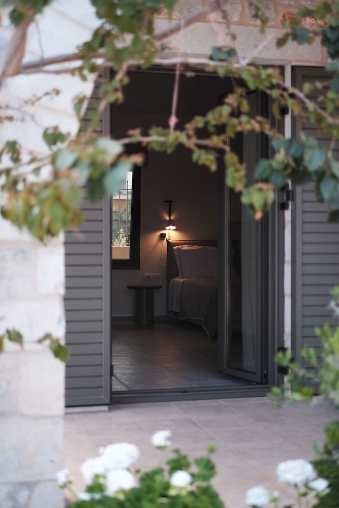 Фото Margo Beach Hotel