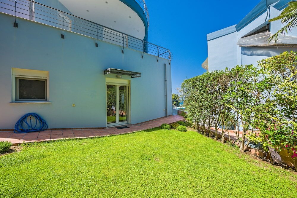 Фото Villas F & B Summer Collection - Aegean Residence