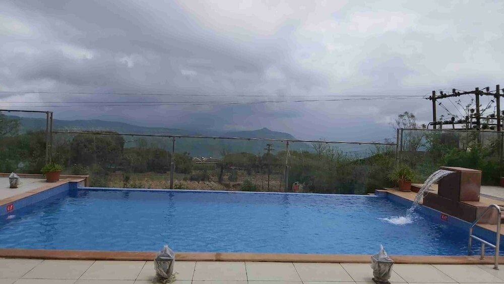 Фото Bliss County Resort