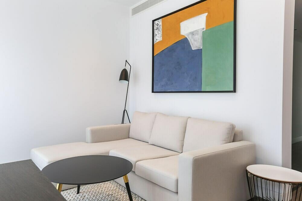 Фото King John Court Apartments