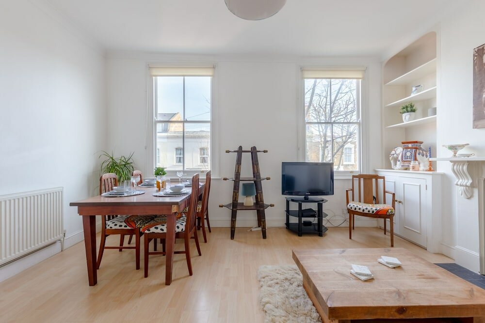 Фото Spacious 3 Bedroom Flat in Brixton