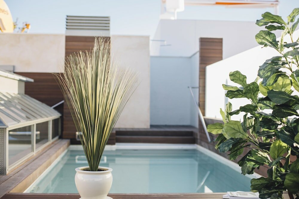 Фото Stay Komodo Byron Suites