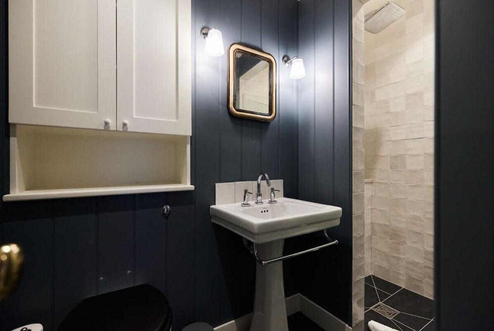 Фото The Lillie Road Place - Bright 1bdr Flat With Garden