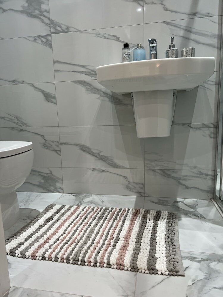 Фото Entire Studio apartment - London