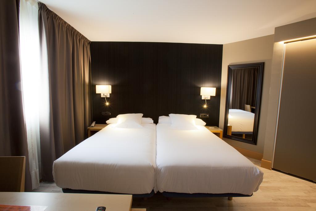 Фото Hotel Plaza