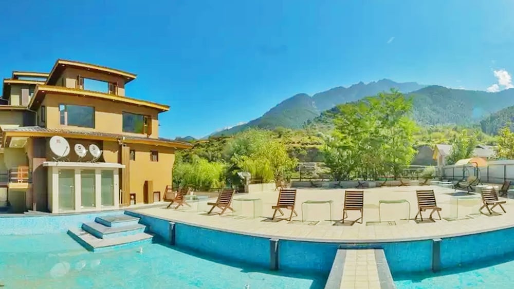 Фото отеля 2