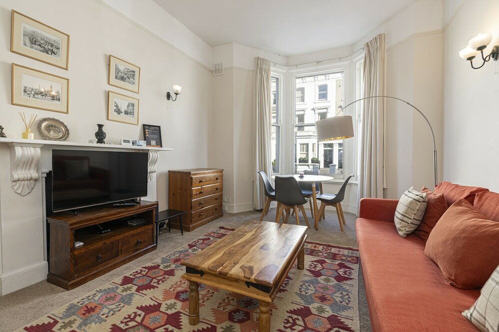 Фото Altido Charming 1 Bed Flat, Sleeps 4