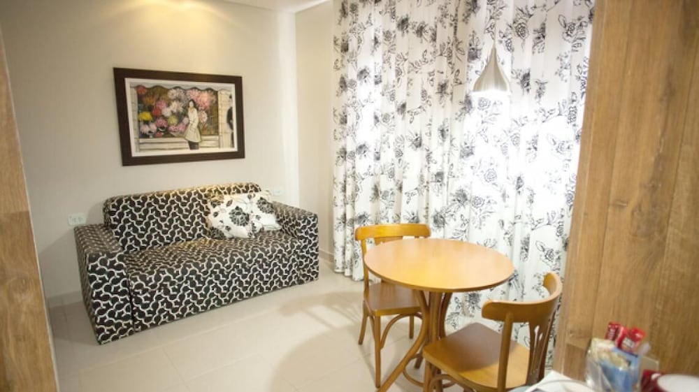 Фото Hotel Royal Plaza