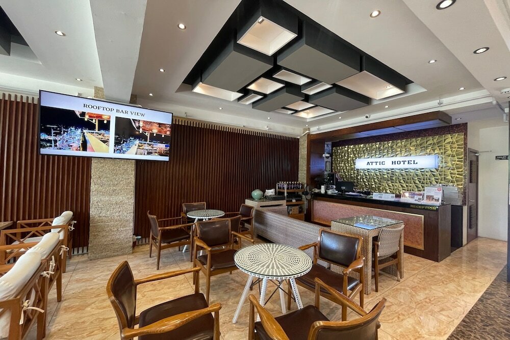 Фото Oyo 997 Attic Capsule Hotel