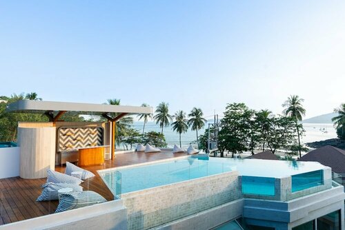 Гостиница Panwaburi Beachfront Resort на Пхукете