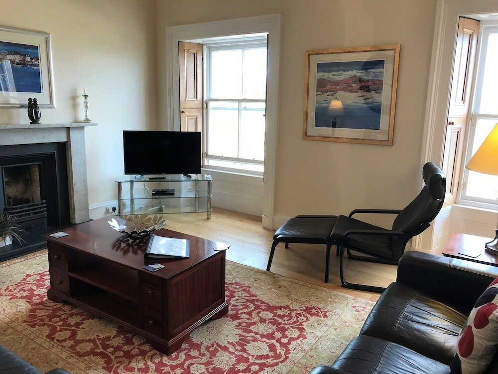 Фото Crown Circus Apartment