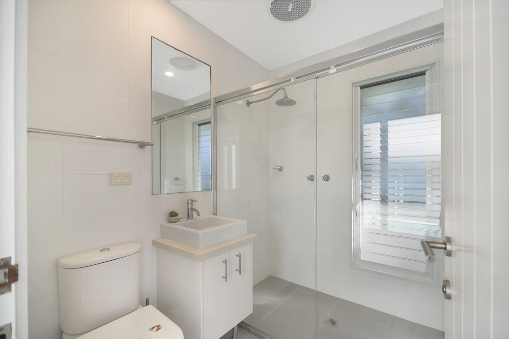 Фото Sea Splash 75 Lorikeet Drive