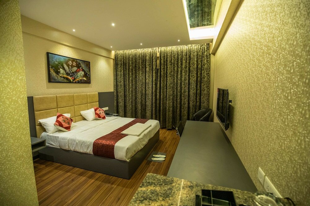 Фото Grand Seasons - The Business Hotel