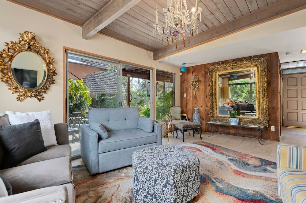 Фото Padaro Midcentury Beach & Garden