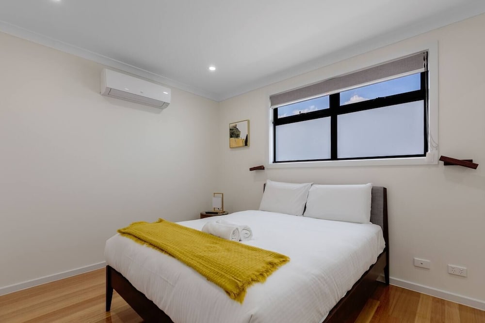 Фото Impressive & Spacious new Townhouse@preston