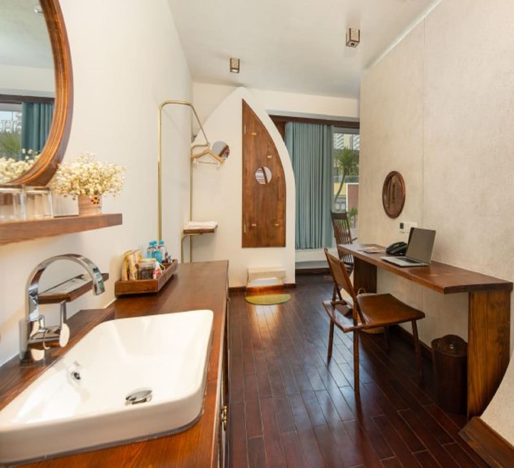 Фото Le Bouton Hotel