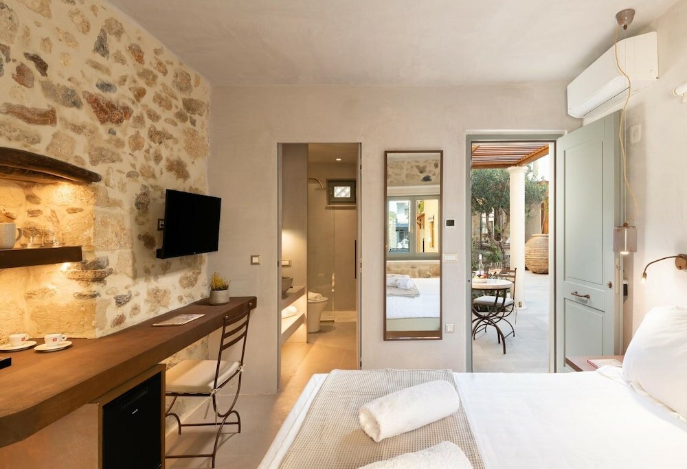 Фото Inotropes Boutique Suites - Adults Only