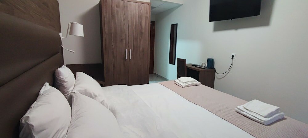 Фото Square Hôtel - Nimes