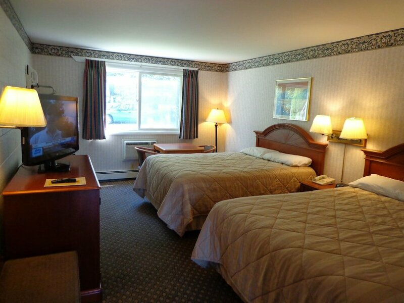 Гостиница Rodeway Inn Milford - I-84