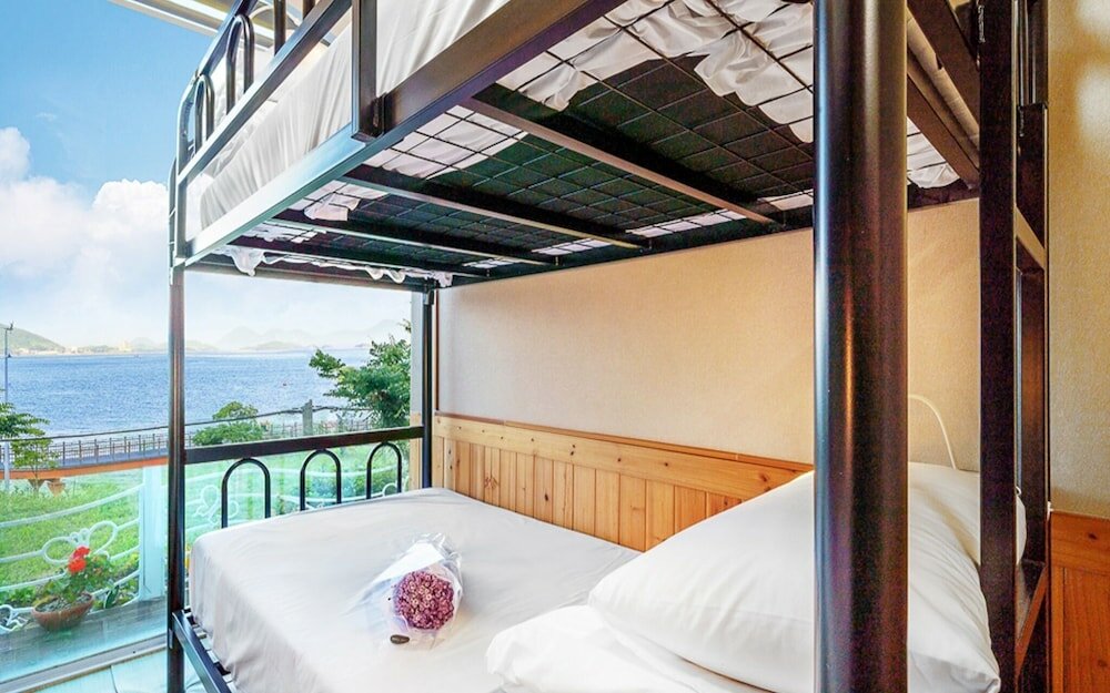 Фото Yeosu Rest Guest House