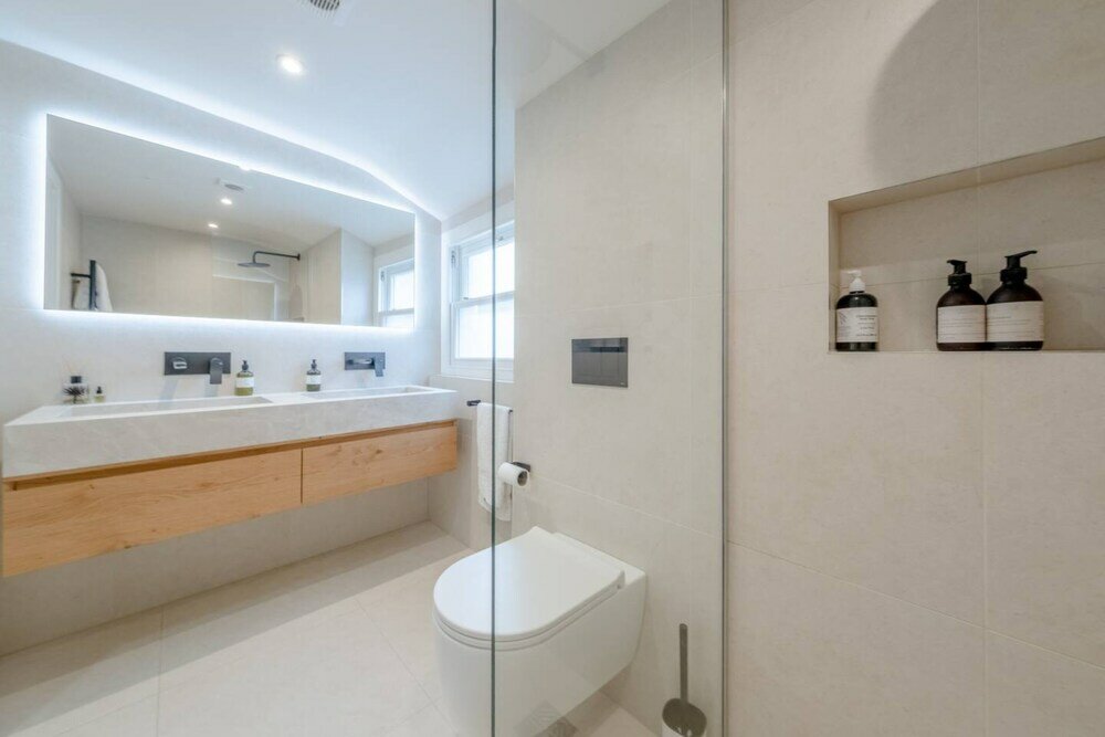 Фото Beautiful Minimalistic 2bd House - Victoria Park