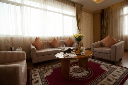 Гостиница Hoang Son Peace Hotel в Ниньбине