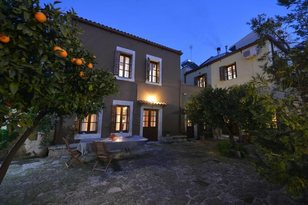 Фото Troullos Traditional Houses