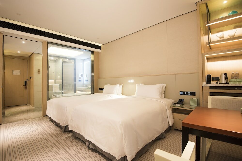 Фото Foshan Virtuous World Hotel