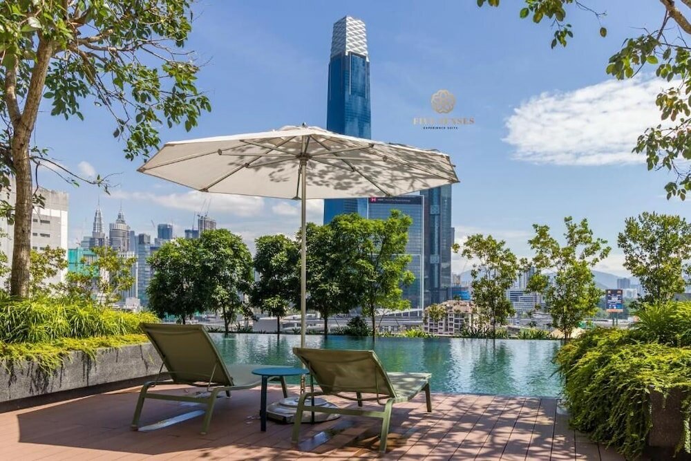 Фото Continew Residence by HomeBrickz