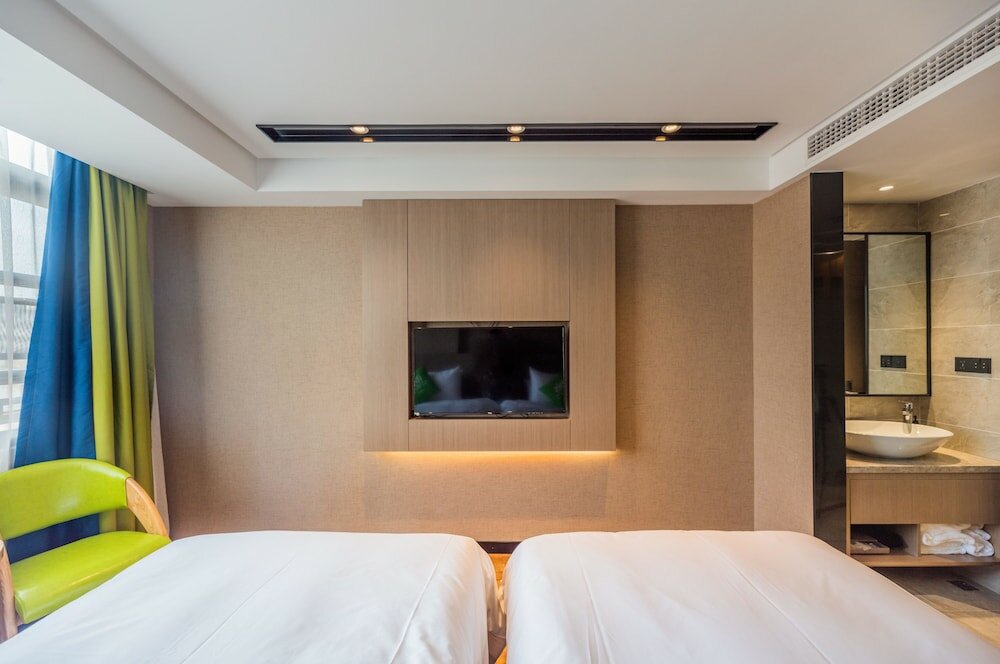 Фото Ibis Styles Fuzhou Wuyi Square Hotel