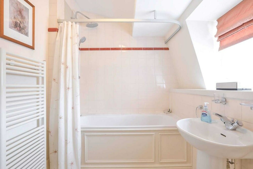 Фото Luxury and Modern Bayswater Apartment