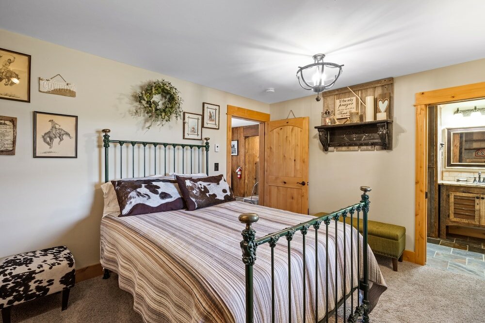 Фото The Big House at Bunk House