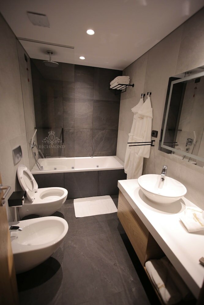 Фото Richmond Hotel