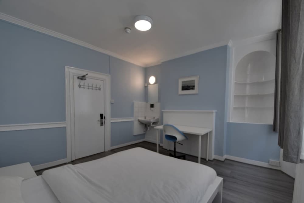 Фото Astor Museum Inn Hostel