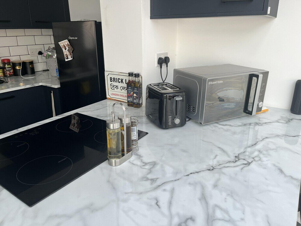 Фото Newly Refurbished 1-bed Apartment in Croydon Se25