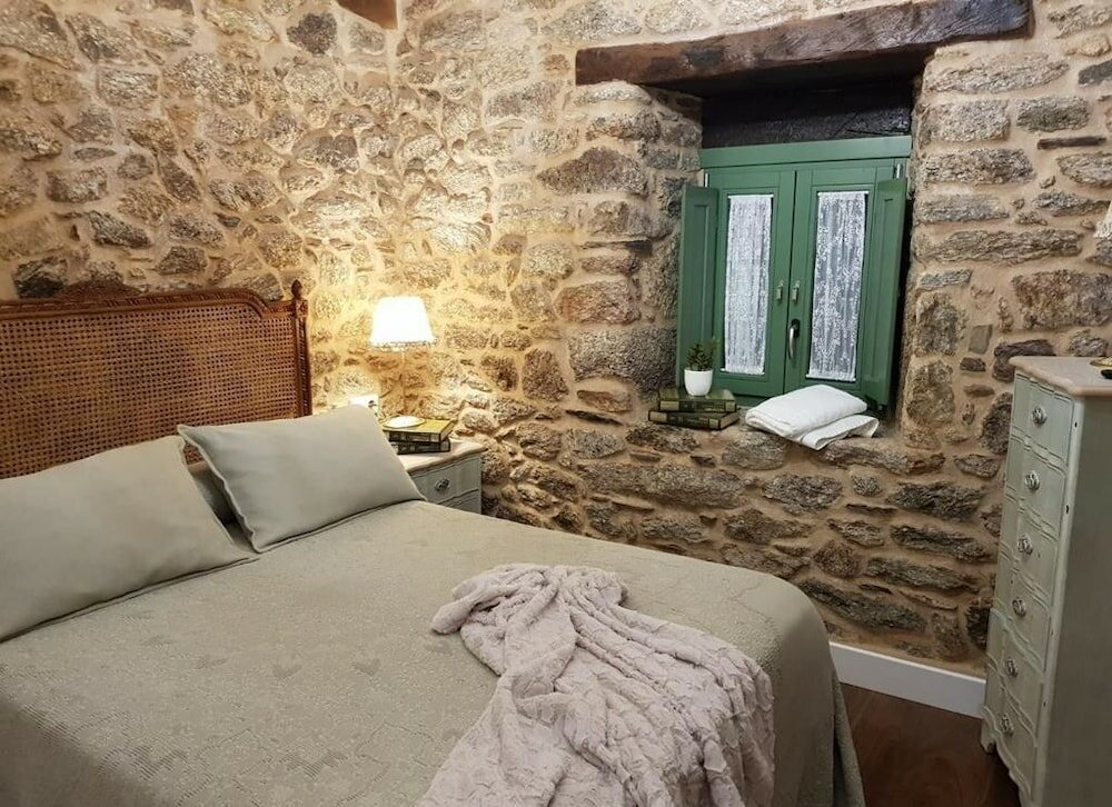 Фото Apartamentos Turísticos la Calleja