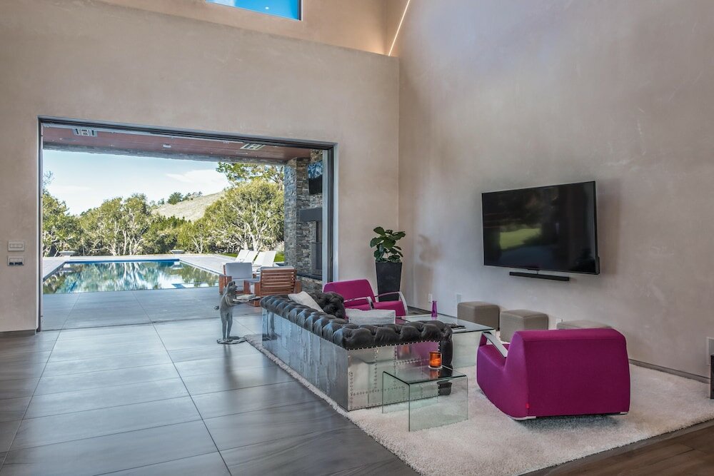 Фото Lx1a: Luxury Contemporary Villa in The Middle of Nature