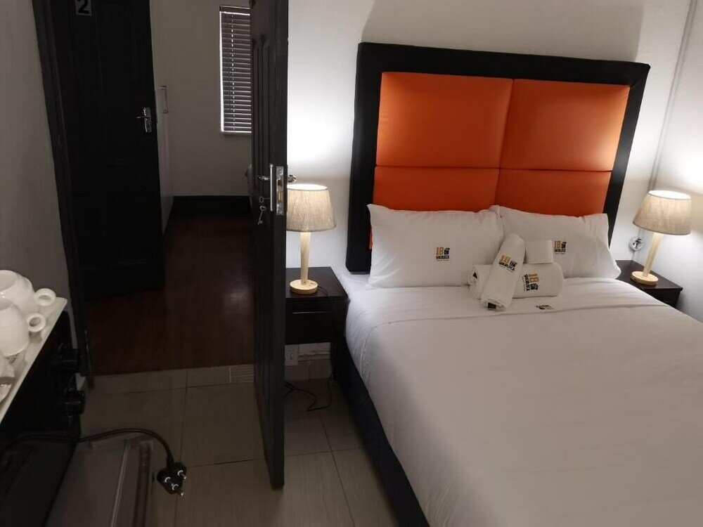 Фото 18 On Sherlock