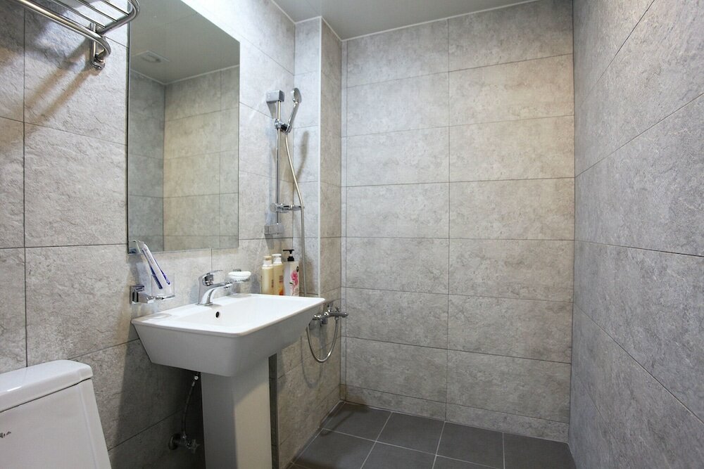 Фото Yeongdeungpogucheong Station SL