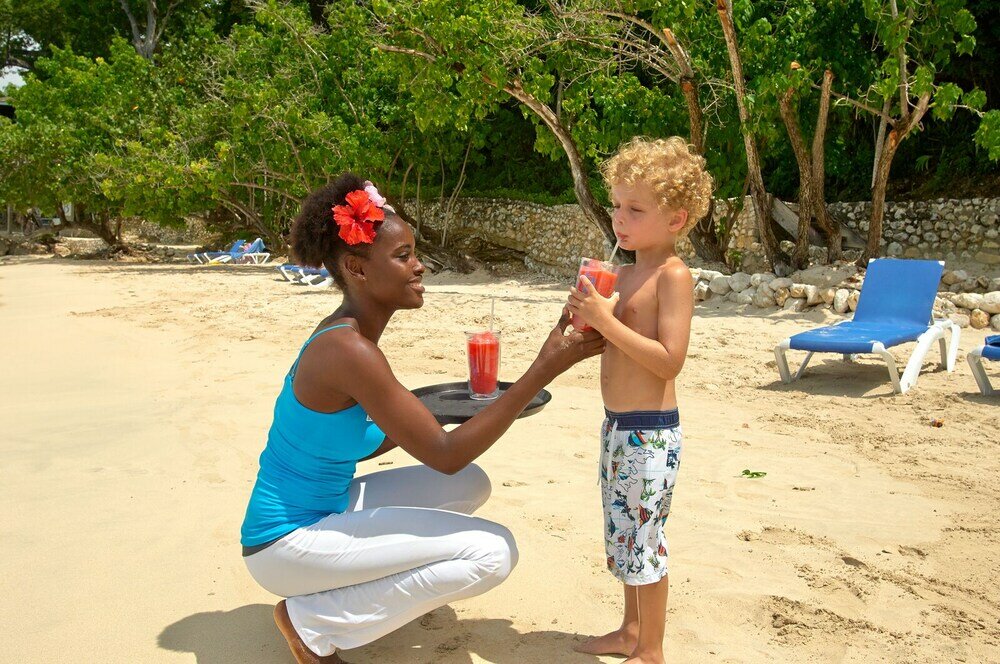 Фото Bluefields Bay Villas