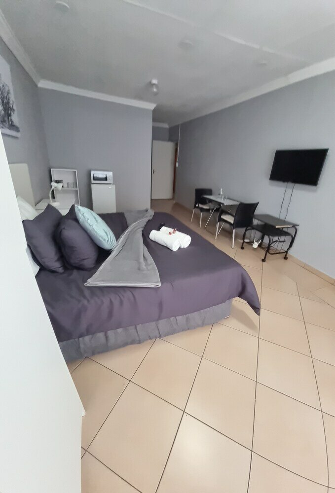 Фото Stay @ Home Airport Lodge